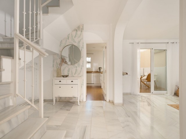 4 Bedrooms Townhouse in Fuengirola