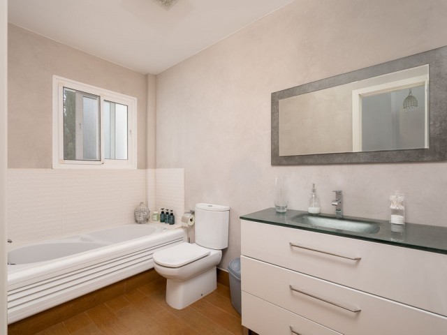 4 Bedrooms Townhouse in Fuengirola