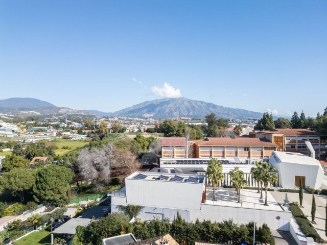 Villa avec 6 Chambres  à San Pedro de Alcántara