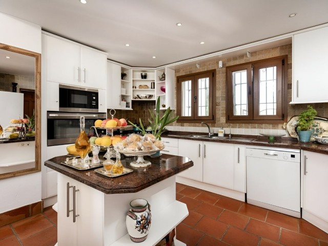 Villa avec 5 Chambres  à Málaga