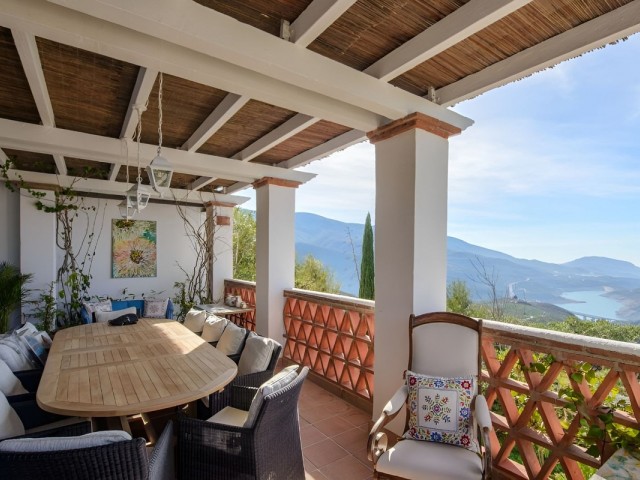 Villa avec 5 Chambres  à Málaga