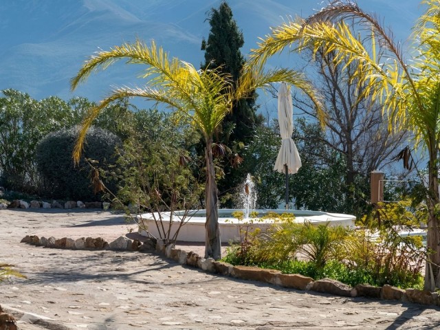 Villa avec 5 Chambres  à Málaga