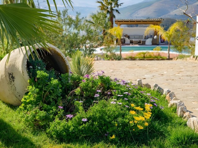 Villa avec 5 Chambres  à Málaga