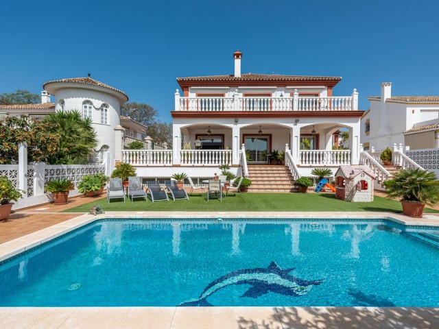 6 Bedrooms Villa in San Pedro de Alcántara