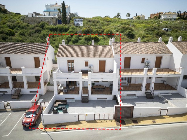 Adosado con 3 Dormitorios  en Casares Playa