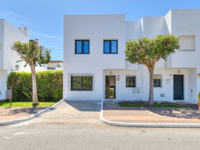 4 Bedrooms Villa in San Pedro de Alcántara
