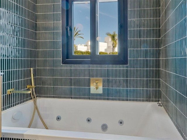 4 Bedrooms Villa in San Pedro de Alcántara