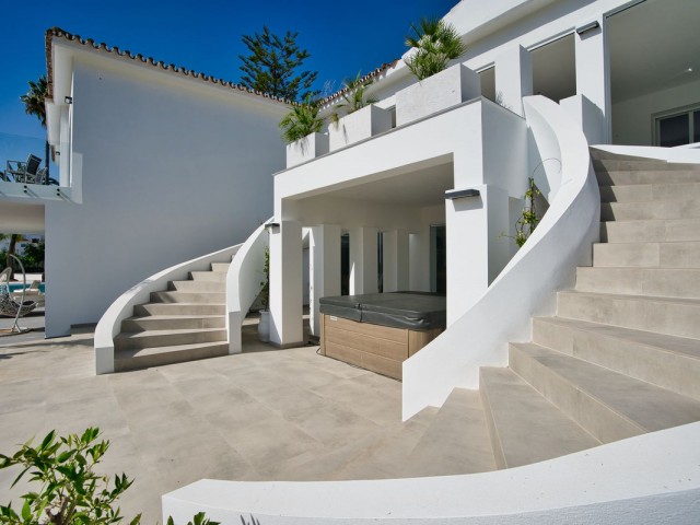 10 Bedrooms Villa in Atalaya