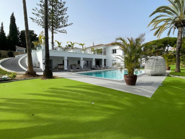 10 Bedrooms Villa in Atalaya