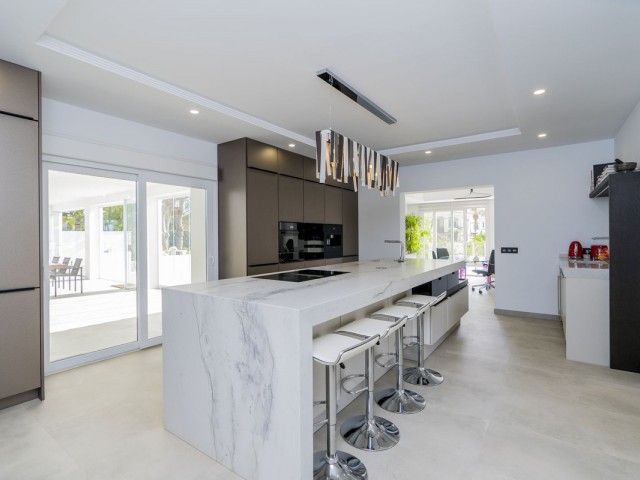 10 Bedrooms Villa in Atalaya