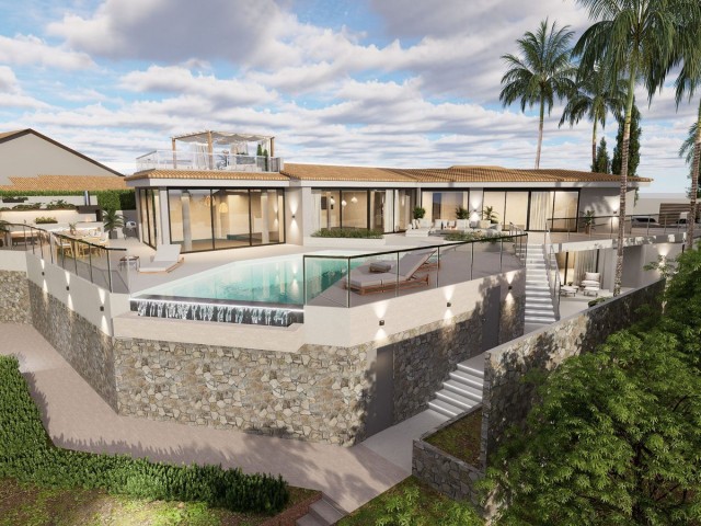 5 Bedrooms Villa in Elviria