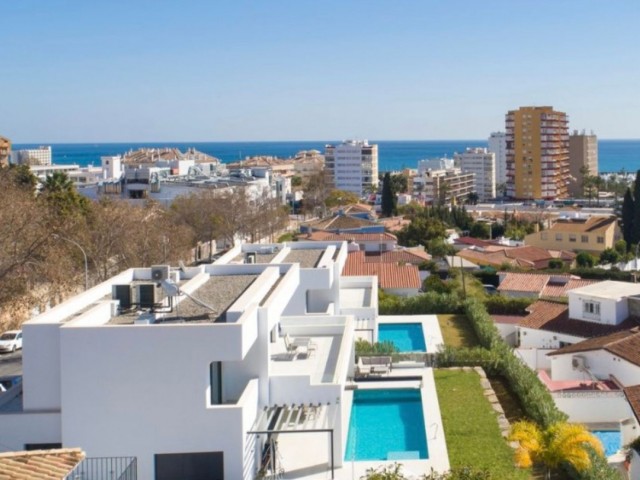 Villa con 6 Dormitorios  en Benalmadena Costa