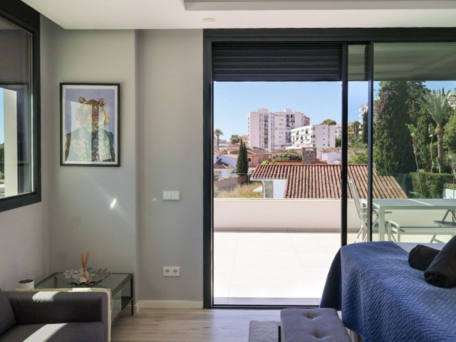 Villa con 6 Dormitorios  en Benalmadena Costa