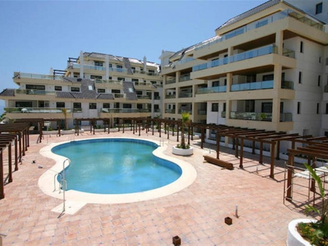 2 Bedrooms Apartment in La Duquesa