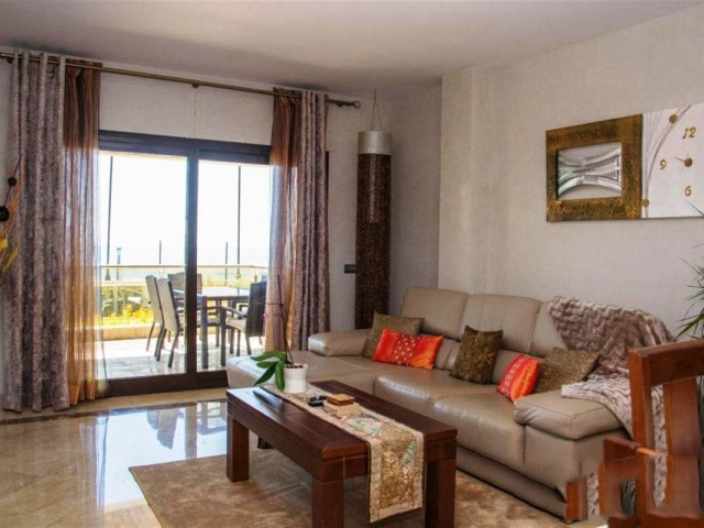 2 Bedrooms Apartment in La Duquesa