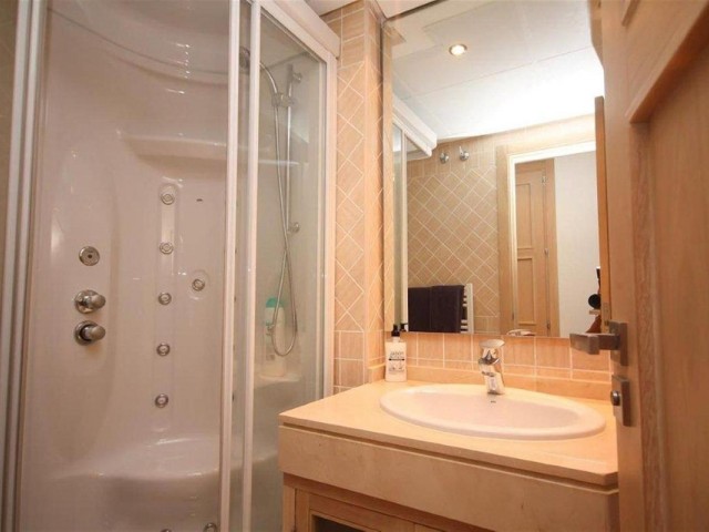 2 Bedrooms Apartment in La Duquesa