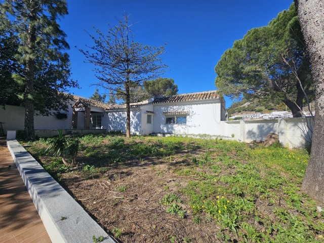 6 Bedrooms Villa in Mijas