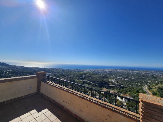 6 Bedrooms Villa in Mijas