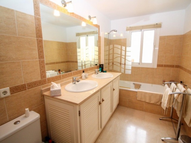 3 Bedrooms Townhouse in Riviera del Sol