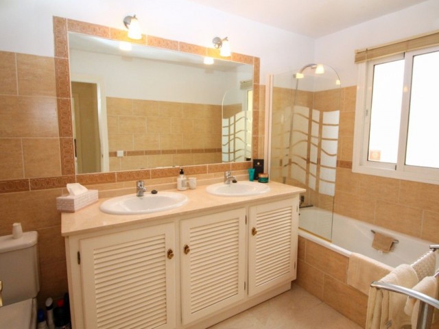 3 Bedrooms Townhouse in Riviera del Sol