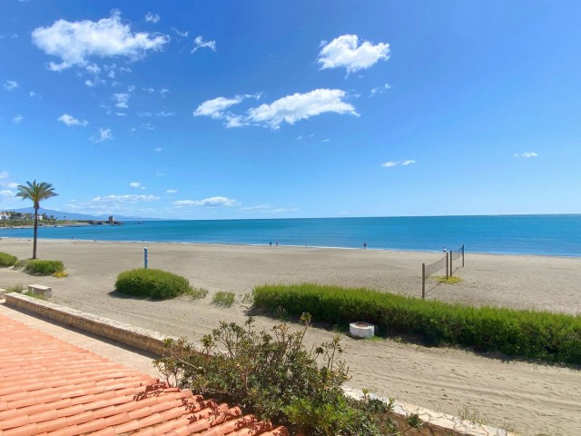 Adosado con 4 Dormitorios  en Casares Playa
