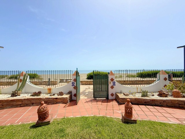 Adosado con 4 Dormitorios  en Casares Playa