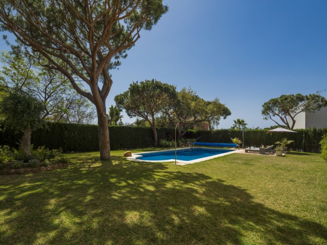 4 Soveroms Villa i Elviria