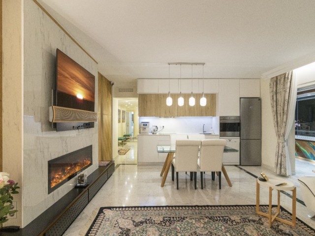 Apartamento con 3 Dormitorios  en Puerto Banús