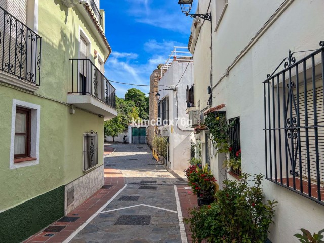 5 Bedrooms Townhouse in Marbella