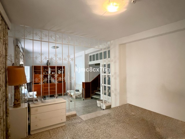 5 Bedrooms Townhouse in Marbella