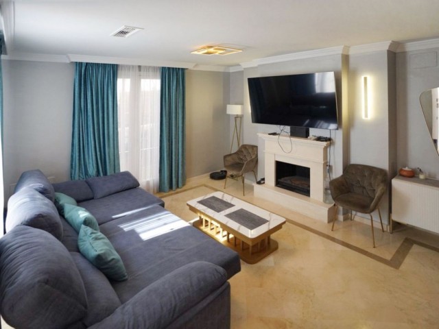 Maison mitoyenne, Aloha, R5021161