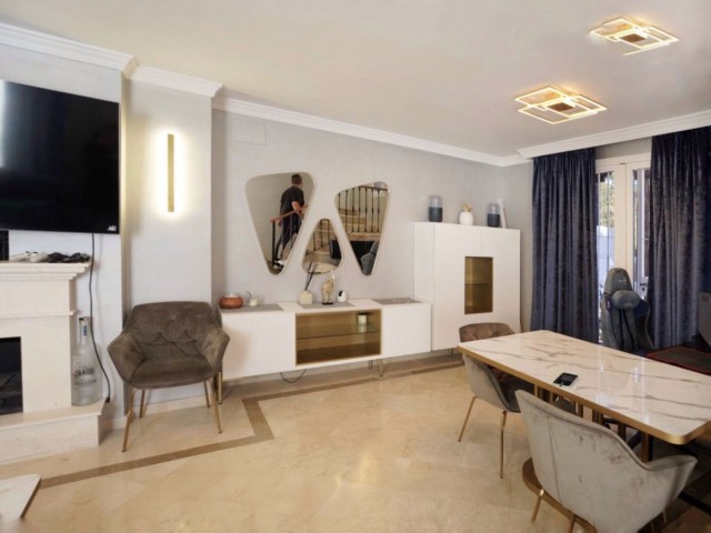 Maison mitoyenne, Aloha, R5021161