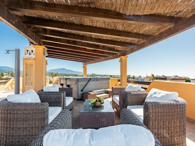 Penthouse avec 3 Chambres  à Costalita