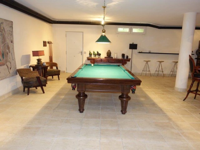 Villa con 5 Dormitorios  en Puerto Banús