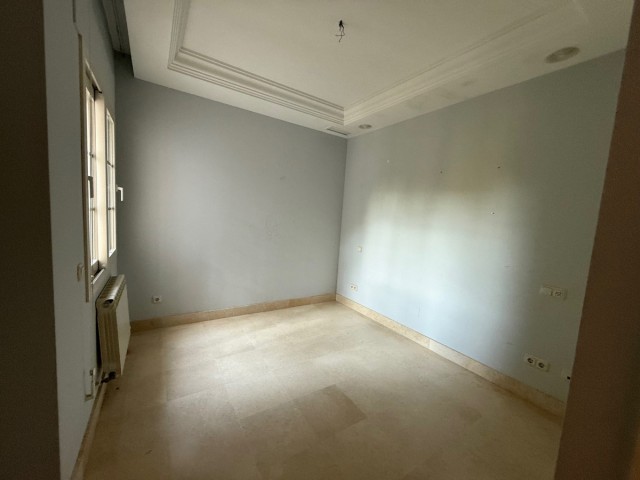 5 Bedrooms Villa in Puerto Banús