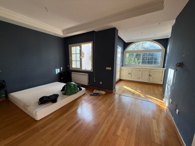 5 Bedrooms Villa in Puerto Banús