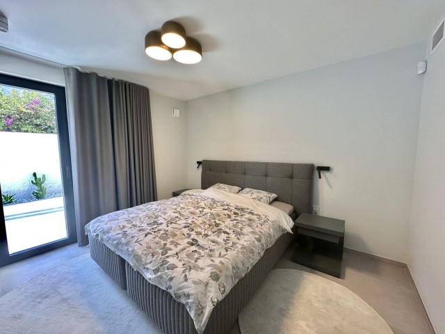 Villa con 4 Dormitorios  en Puerto Banús