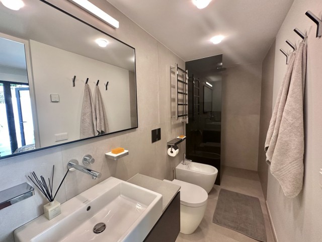 4 Makuuhuoneen Huvila Puerto Banús