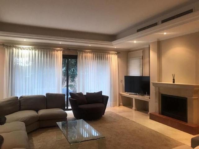 3 Bedrooms Townhouse in Marbella