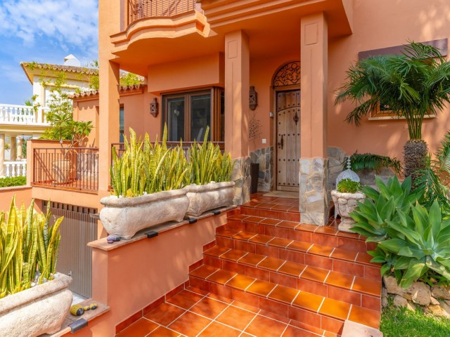 Villa con 4 Dormitorios  en Sierrezuela