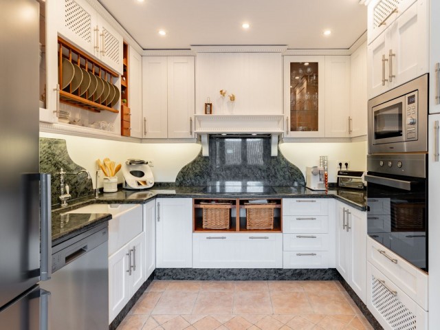 Villa con 4 Dormitorios  en Sierrezuela