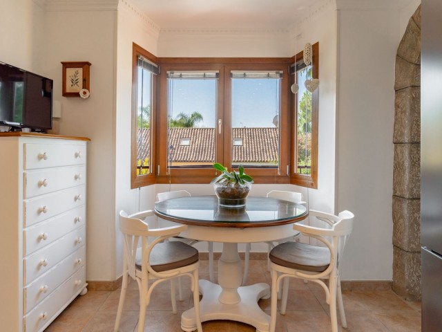 Villa con 4 Dormitorios  en Sierrezuela