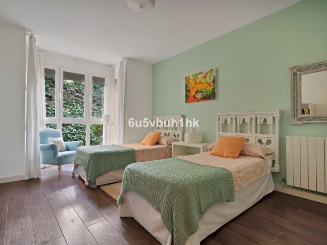 Apartamento con 3 Dormitorios  en Nagüeles
