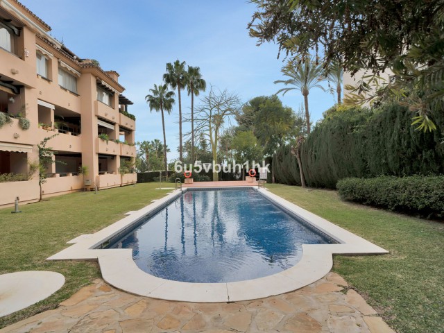 Apartamento, Nagüeles, R5041636