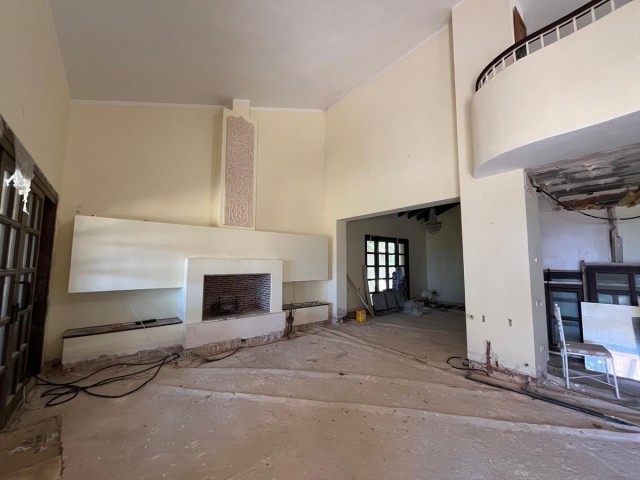 Villa avec 4 Chambres  à Monte Halcones