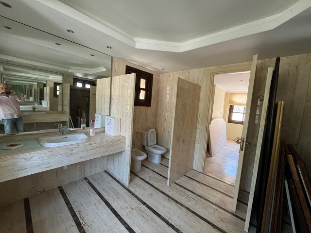 Villa avec 4 Chambres  à Monte Halcones