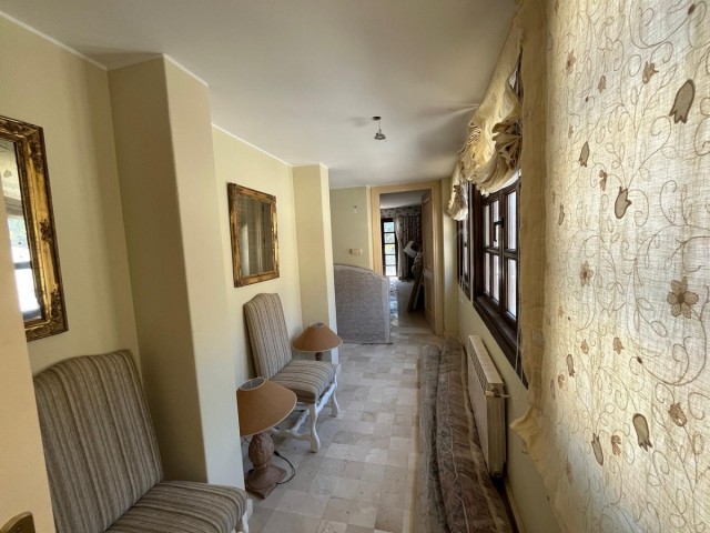 Villa avec 4 Chambres  à Monte Halcones