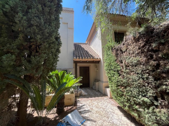 Villa avec 4 Chambres  à Monte Halcones