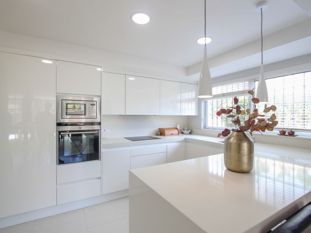 Apartment, Guadalmina Alta, R5040325