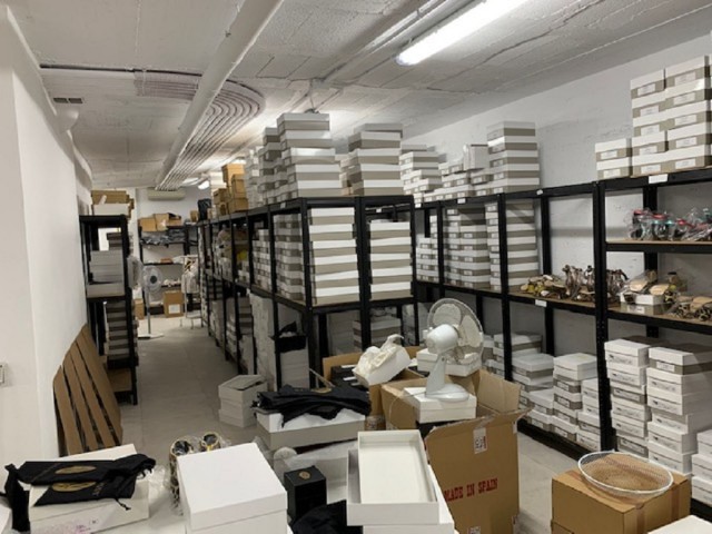 Commercial avec 0 Chambres  à Marbella